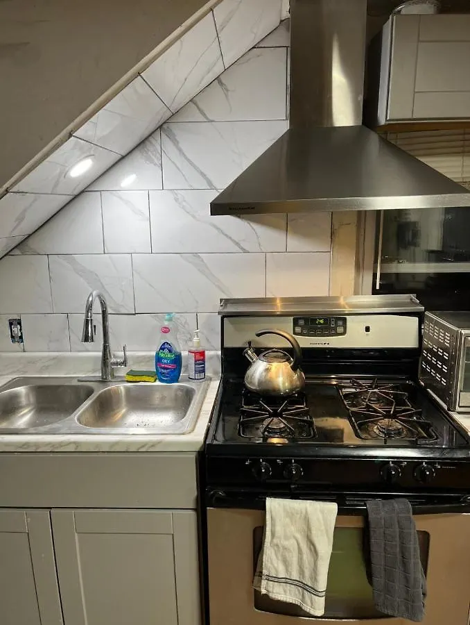 Apartment Near Airport Hillside