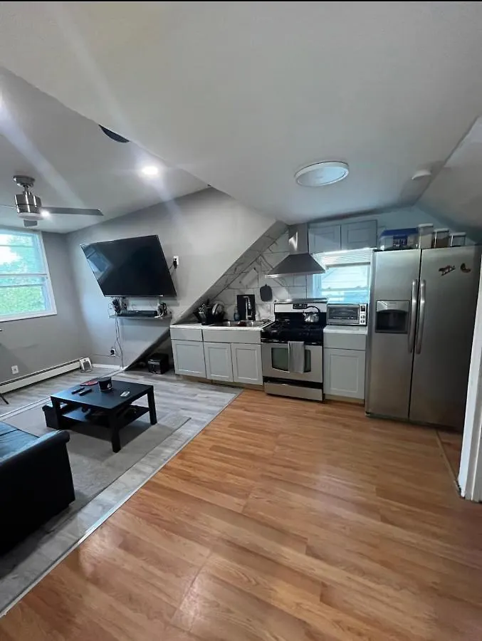 Apartment Near Airport Hillside United States