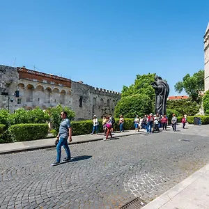  Apartment Golden Dream In Diocletian Palace Croatia